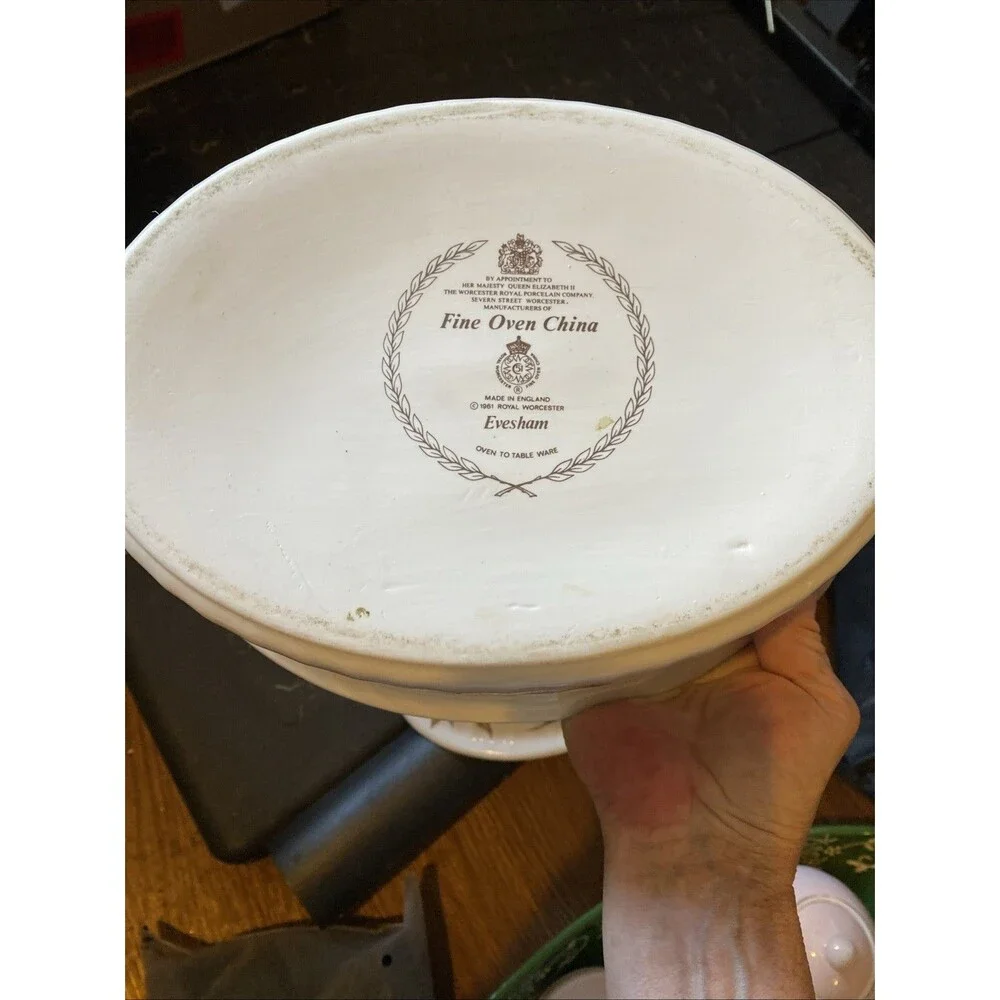 Royal Worcester Evesham 9-3/8
